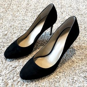 Ann Taylor Black Suede Pumps, size 8.5